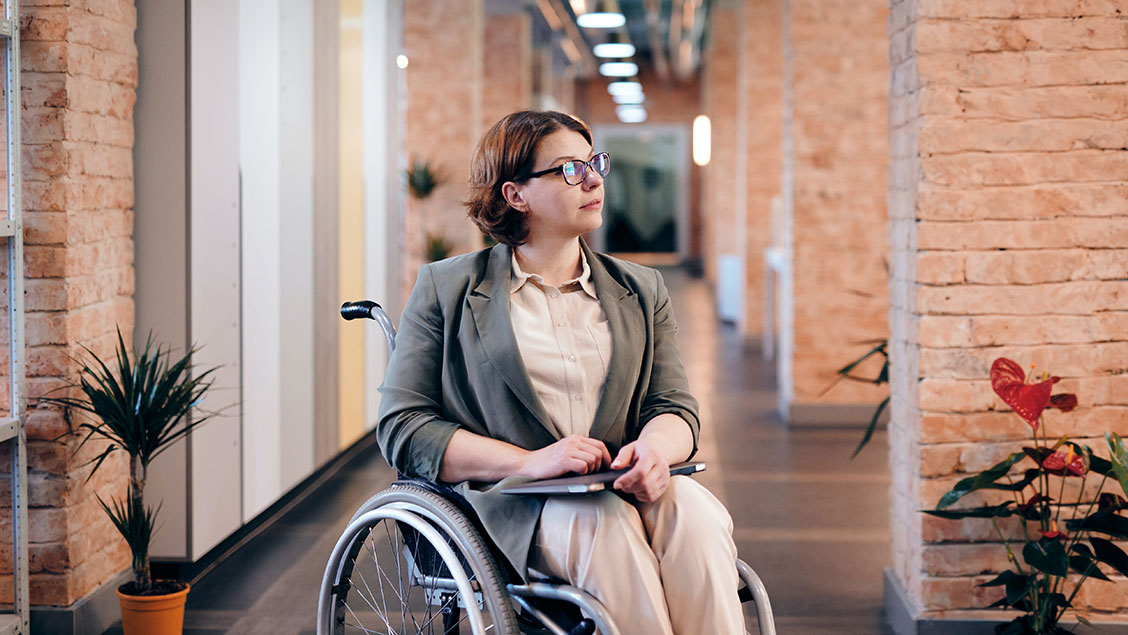 Professional-woman-on-a-wheelchair